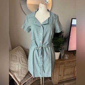 Ewanika- rare. Made in Toronto. Size medium. Sage. Lightweight.